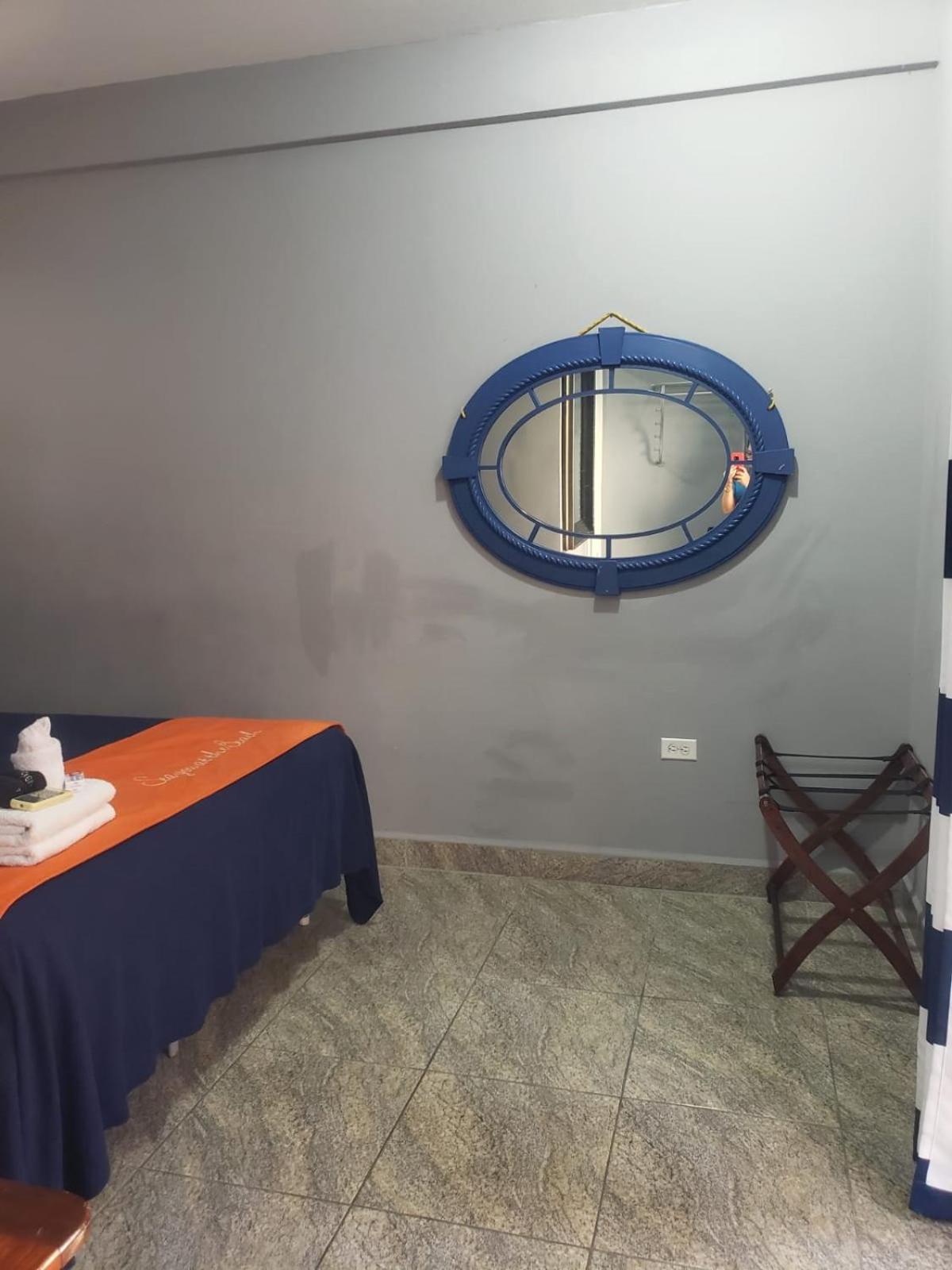 Beach Club Budget Rooms At Popeyes Caye Caulker Esterno foto