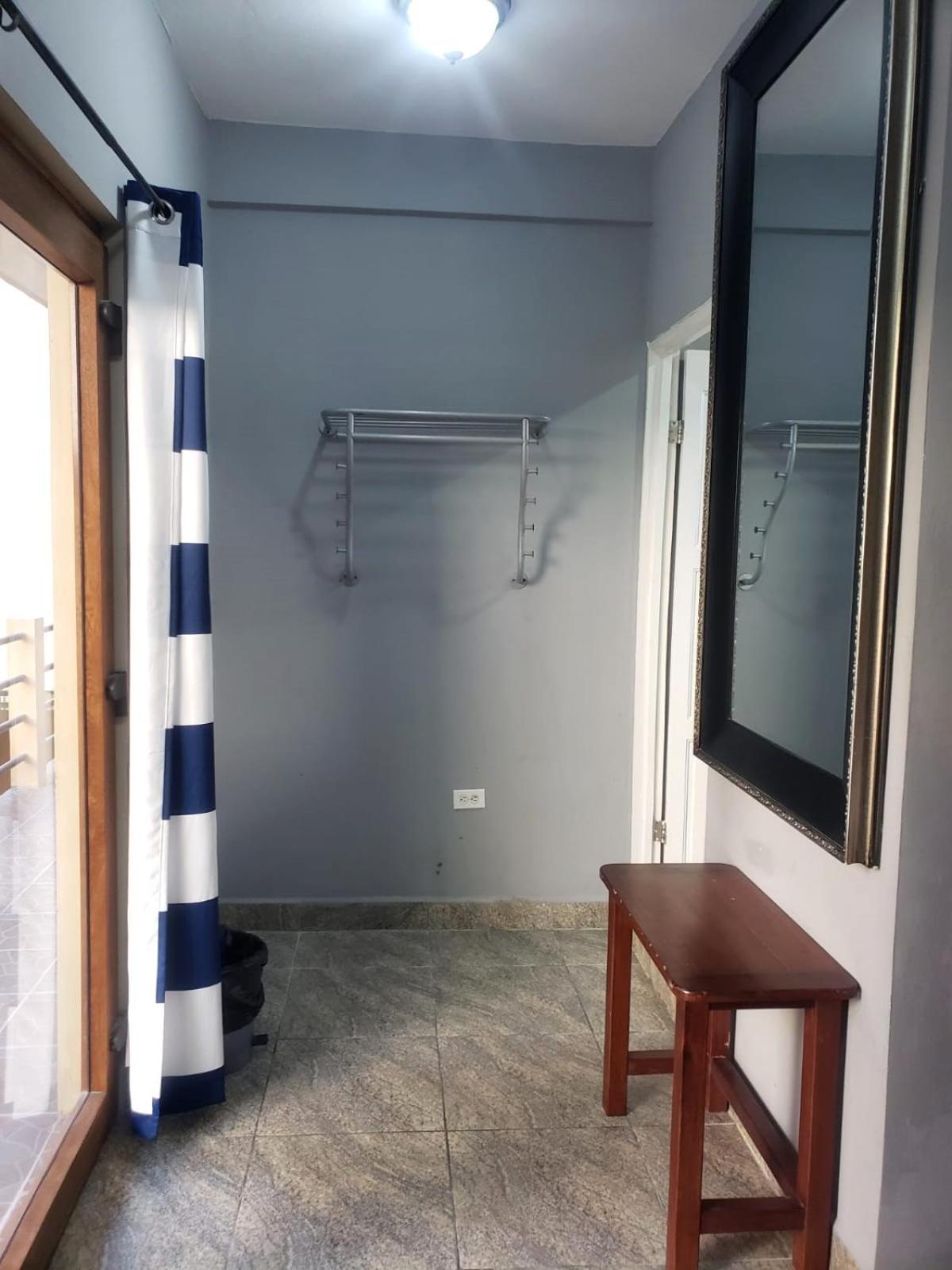 Beach Club Budget Rooms At Popeyes Caye Caulker Esterno foto